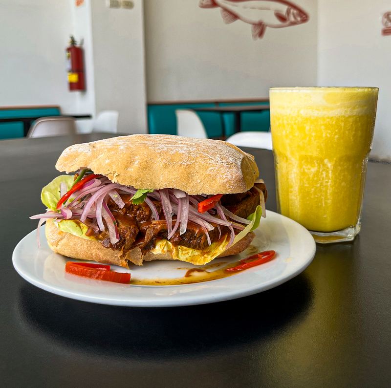 Sánguche de Chicharrón